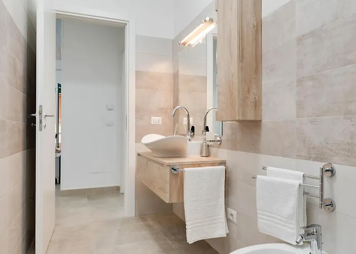 Storia & Mare - Free Parking - Castello Carlo V