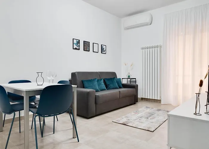 Storia & Mare - Free Parking - Castello Carlo V