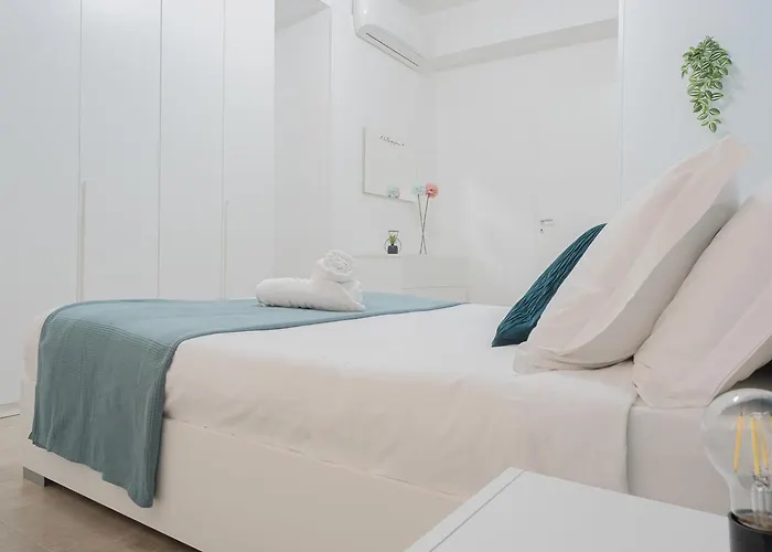 Storia & Mare - Free Parking - Castello Carlo V