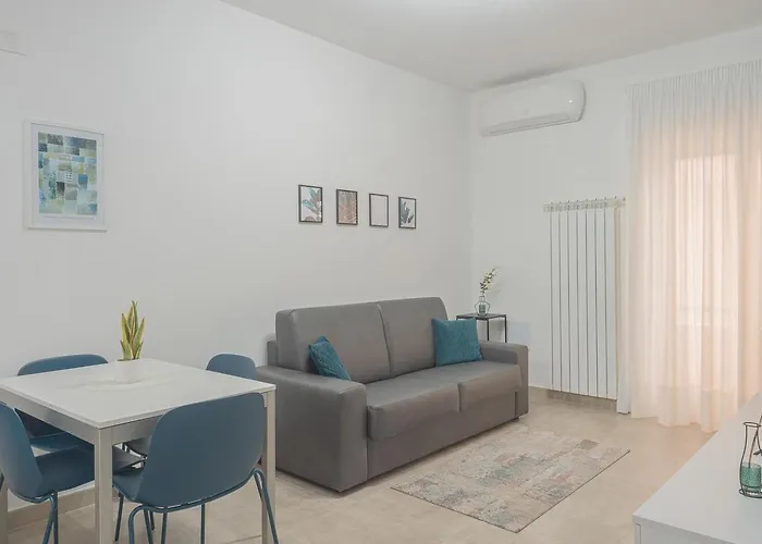 Storia & Mare - Free Parking - Castello Carlo V *